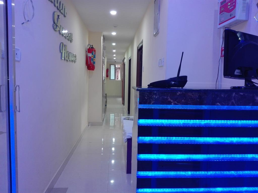 Oyo 66643 Khan Guest House Kolkata Bagian luar foto