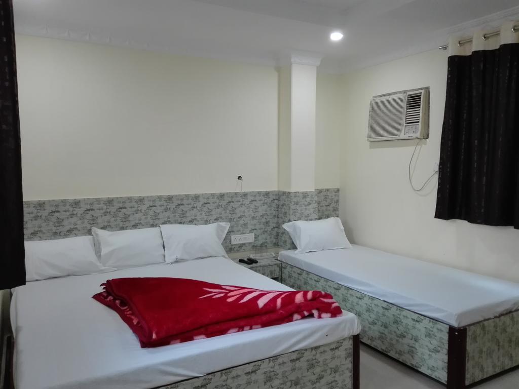 Oyo 66643 Khan Guest House Kolkata Bagian luar foto