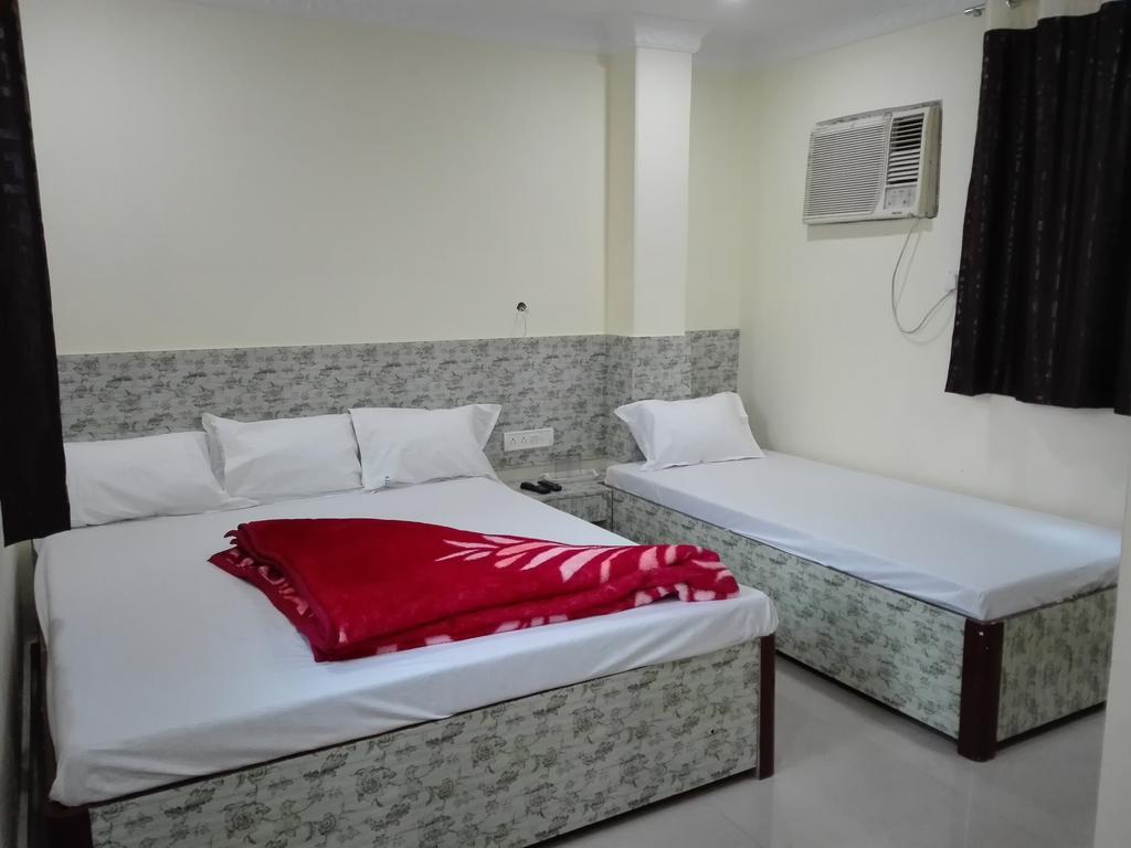 Oyo 66643 Khan Guest House Kolkata Bagian luar foto
